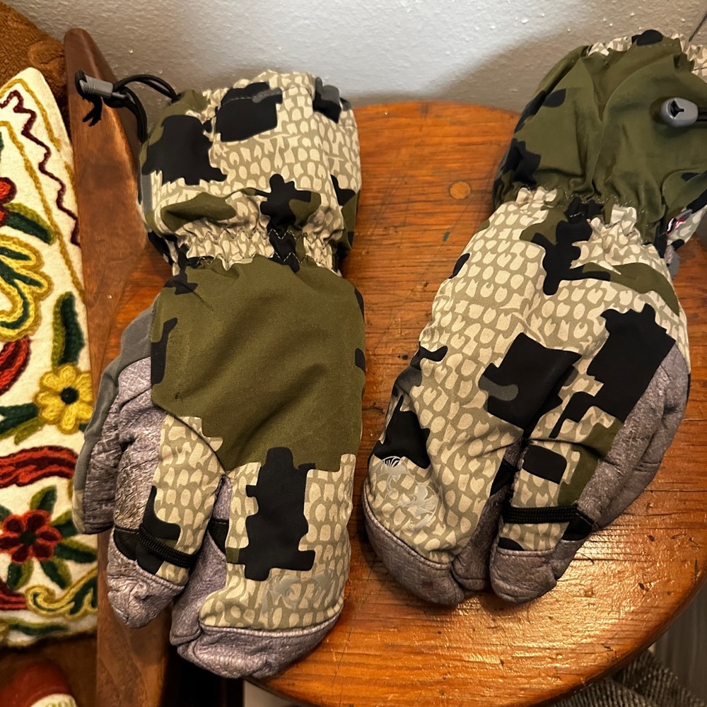 Kuiu xl glommit mittens